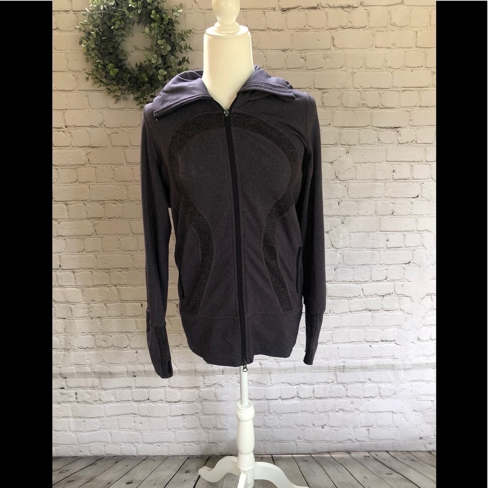 𝅺ZIP up jacket by Lululemon